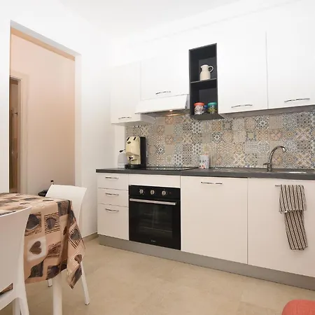 Stunning In With Kitchen