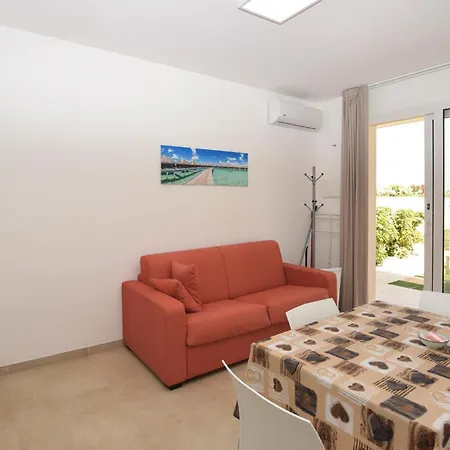 アパート 1 Bedroom Lovely In